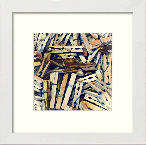 L Lumartos Vintage Clothes Pegs