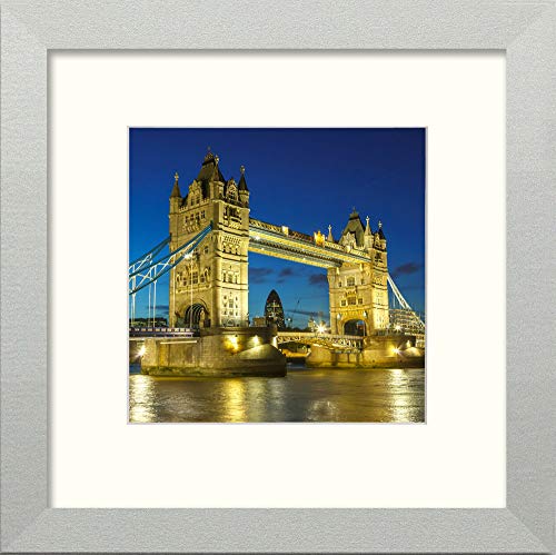 L Lumartos London Tower Bridge